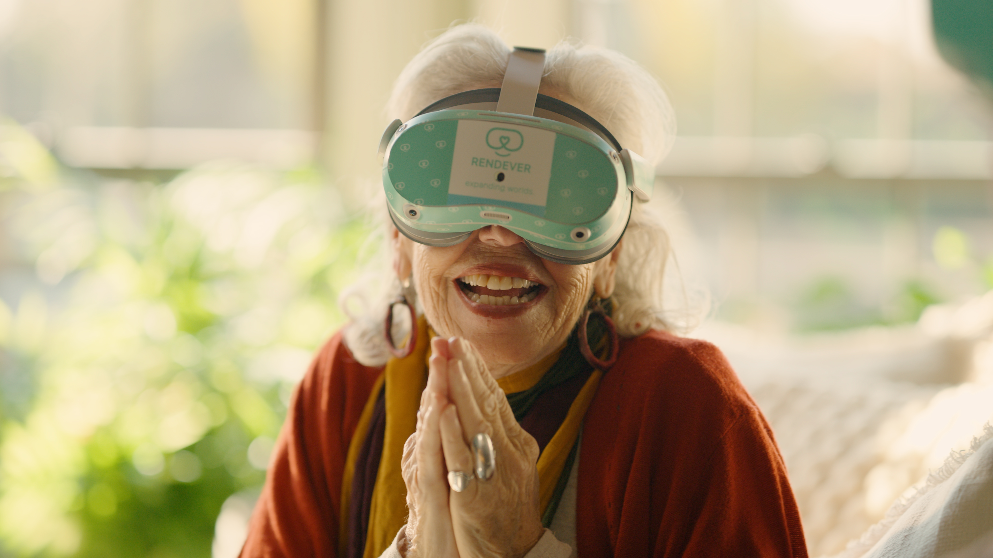 senior woman with dementia using Rendever